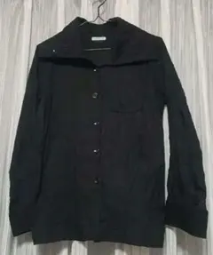 黒い長袖シャツ 大きめの襟　Mサイズ