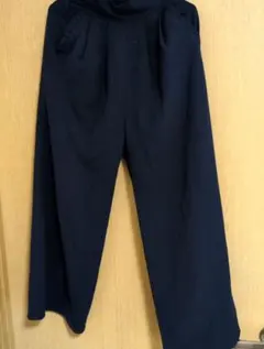 ネイビーパンツ
