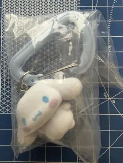 サンリオカラフルカラビナマスコットチャーム　シナモロール