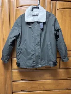 ボア襟付きオリーブグリーンジャケット