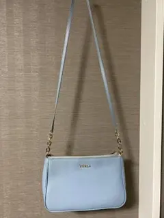 美品　FURLA ショルダーバッグ レザーライトブルー