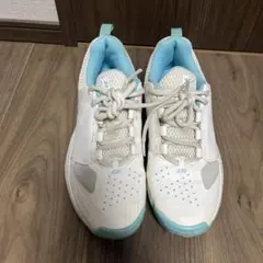 テニスシューズ