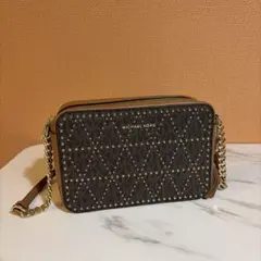 MICHAEL KORS ジニースタッズショルダーバッグ　ブランドバッグ