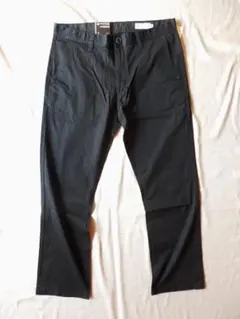 volcom チノパン