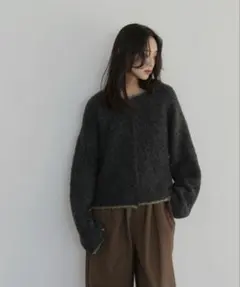 hellam ブークレクルーネックカーディガンのサムネイル