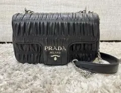 PRADA ナッパレザー プリーツバッグ黒 1ba172 - メルカリ