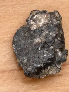 超希少 CV3 炭素質コンドライト 隕石 原石 8.2g CAI含有 隕石標本 