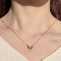 V字型 ネックレス ジルコニア