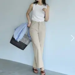 スタイルデリ　ウエストにゴム内蔵のストレッチコットンストレートパンツ　グレージュのサムネイル