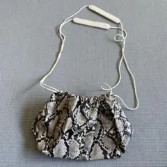 美品　パイソン柄ショルダーバッグ