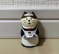 デコレ コンコンブル ウェイトレス猫