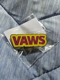 Vaundy VAWS Logo pochette リストバンド ピンバッジ Vaundy VAWS Logo pochette リストバンド ピンバッジ - メルカリ