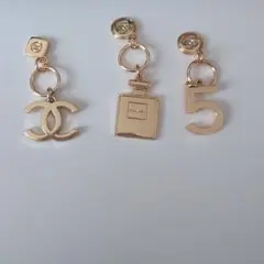 2023年ホリデー　CHANEL　シャネル　チャーム