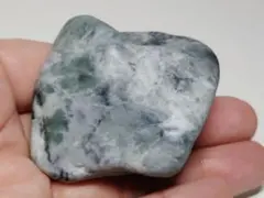 糸魚川159 翡翠 131g ヒスイ 原石 鑑賞石 自然石 誕生石 鉱物 鉱石