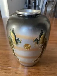 陶器製 花瓶 二羽の鳥のデザイン