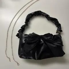 リボン付きブラックショルダーバッグ
