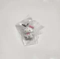 サンリオキャラクターズ　めじるしアクセサリー　ふわふわスノー　キティ