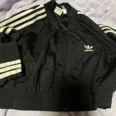 adidasクロップド丈
