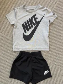 NIKE DRI-FIT Tシャツとショートパンツセット 2-3歳