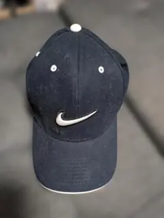 NIKE キャップ 帽子 ネイビー ホワイトのサムネイル