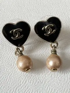 CHANEL ヴィンテージブラックハートピアス