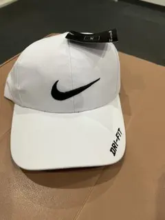 Nike DRI-FIT ホワイトキャップ