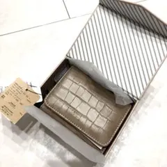 新品❣️ニコアンド　niko and… クロコ調ベージュ三つ折り財布