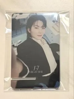 17 IS RIGHT HERE weverse global特典 ウジ