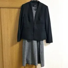 エスプリミュール　黒ジャケットとグレーVネックワンピースセット