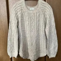 ベージュ ケーブルニットセーター リボン付き