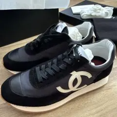 シャネル スニーカー 2026新作　CC ビッグロゴ　新品　黒/ネイビーのサムネイル