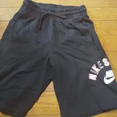 ナイキ140～150cmショートパンツ