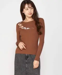 【新品】GUESS(ゲス) デザインカットソー 露出 セクシー 肌見せ