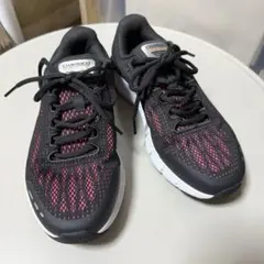 Under Armour Charged スニーカー トレーニングシューズ