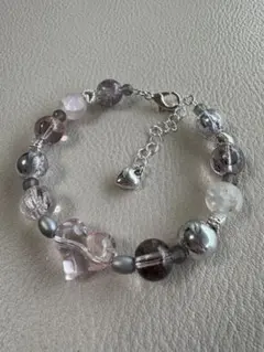 ハートがモチーフのガラスビーズブレスレット 約15cm