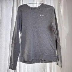 ナイキ　グレー　トレーナー
