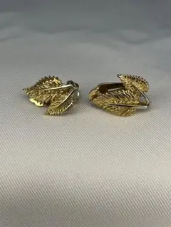 デザイン アンティーク イヤリング 葉 葉っぱ　R-1