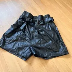 合皮レザーショートパンツ　ハイウエスト