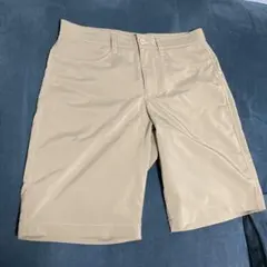 Under Armour ベージュ ショートパンツ
