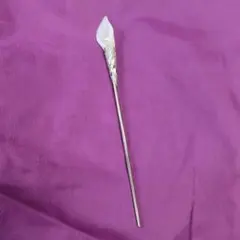 花形銀色かんざし パールのような装飾付き