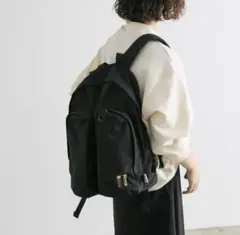 イアパピヨネ PEZ ブラック ミニポシェット付き撥水刺しゅうリュック ペッツ