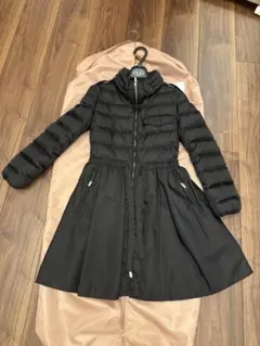 Miu Miu ブラック ダウンジャケット サイズ36のサムネイル