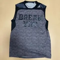 【adidas】テックフィット ノースリーブ トレーニングウェア グレーのサムネイル