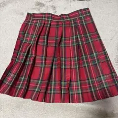 赤と緑のチェック柄 スクールスカートとネクタイ