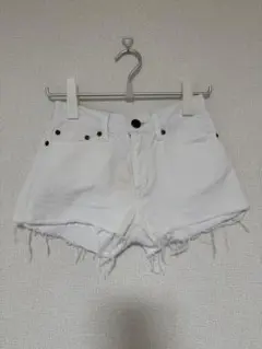 マウジー ヴィンテージ ローライズ ショートデニムパンツ ダメージ加工 ホワイト