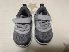 adidas ベビースニーカー　グレー　11センチ