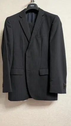 HUGO BOSS夏用スーツのサムネイル