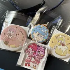 おそ松さんグッズ　缶バッジ　キーホルダー　アクスタ　4点まとめて