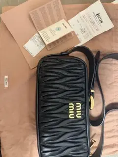 miu miu マテラッセ レザー 2WAY ショルダーバッグ ブラックのサムネイル
