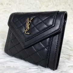 美品ꕥサンローラン 三つ折り財布 キルティング ロゴ金具 ブラック ゴールド